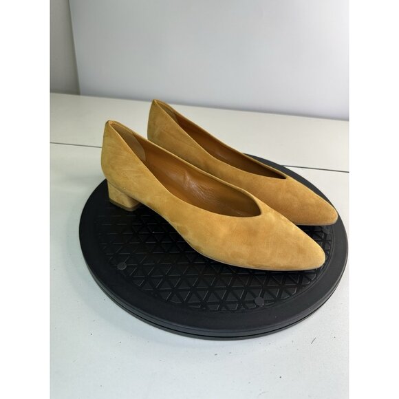 Everlane The V Heel Sz 6 Yellow Mustard Suede Almond Toe Slip On Shoe Pump - Picture 1 of 10